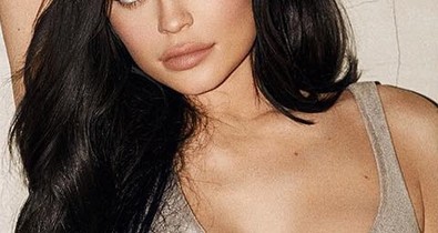 Ilyen lesz Kylie Jenner hatalmas pocakkal! A Photoshop mesterei megmutatják!