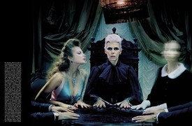 Mágia, okkult varázslat, révület - Mihalik Enikő fekete misén vetkőzött