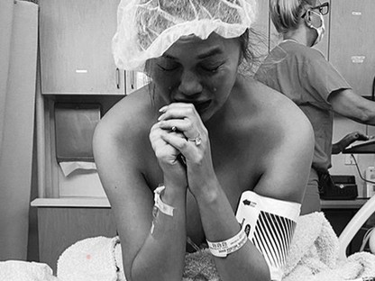 Szívfakasztó, őszinte interjút adott Chrissy Teigen a babája elvesztéséről