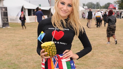 Pixie Lott nemzetközi szettje