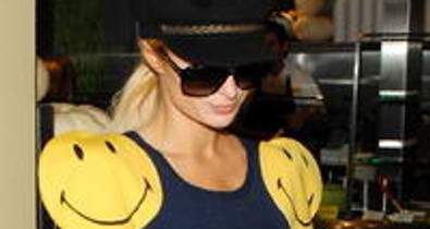 Ismerős felső Paris Hiltonon...