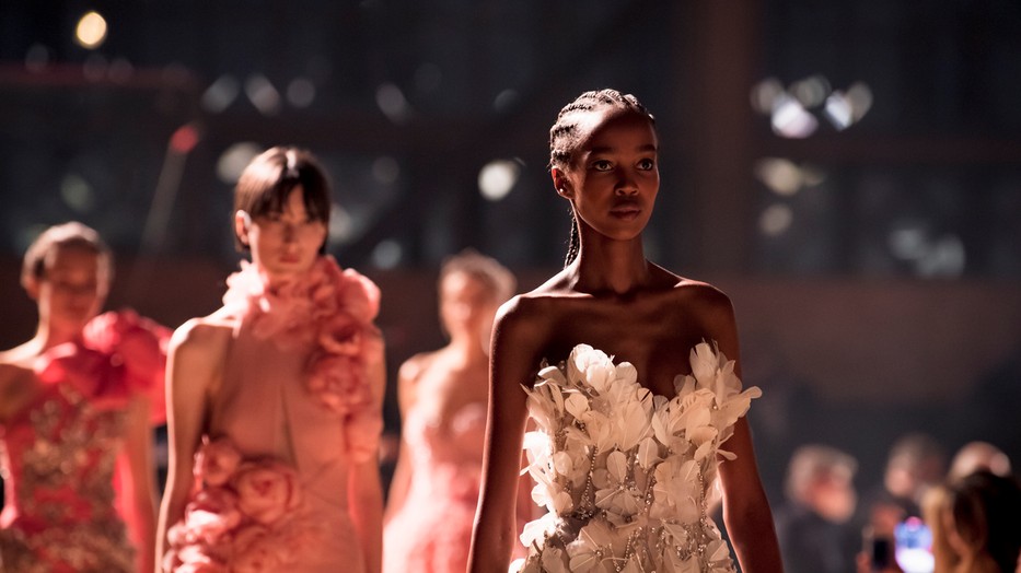 Ezeket a 2022-es tavaszi couture bemutatókat neked is látnod kell!