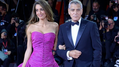 Amal Clooney meseszép ruhában tündökölt George Clooney oldalán, azonnal ellopta a show-t