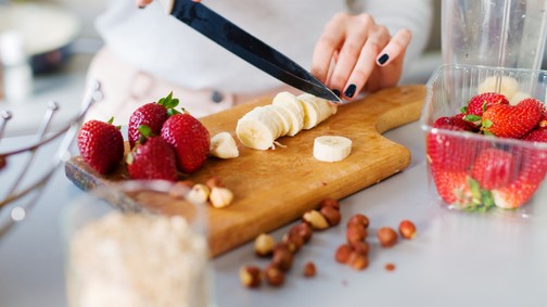 Ha ezt látod a vágódeszkán, azonnal dobd ki: az egészségedet kockázatot vele, ha nem teszel így