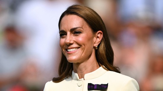 Álló ováció fogadta Katalin hercegnét, aki királynőként jelent meg a wimbledoni tenisztornán