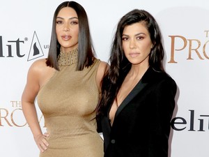 Kourtney Kardashian soha nem hasonlított még ennyire Kimre!