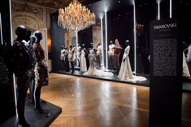 Topmodellek, legendák, csillogás - Így ünnepelt a Swarovski Párizsban
