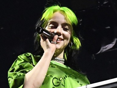 Amikor Jennifer Lopeznek hívnak és a lányod Billie Eilish koncertjén zokog