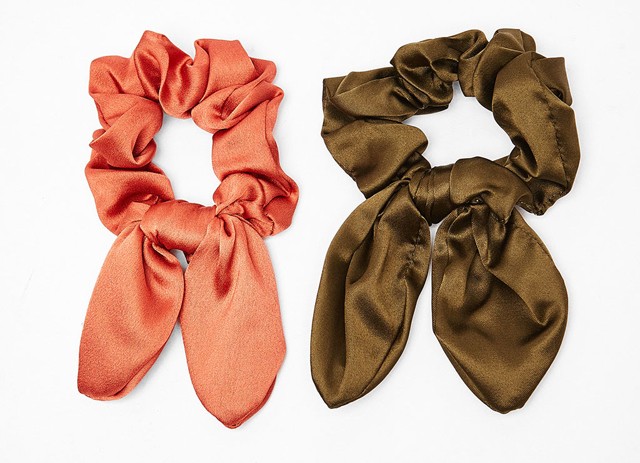 Szatén füles BERSHKA 995 Ft