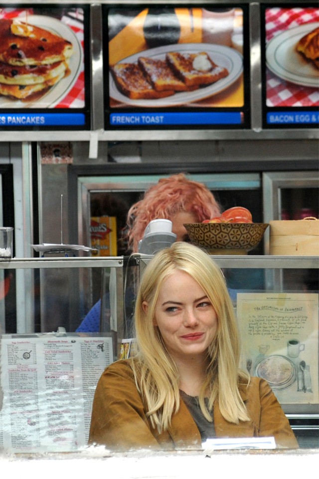 Emma Stone szőke