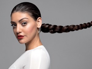 Göndörből egyenes, majd újra göndör haj egy perc alatt? Kulcsár Edina megmutatta, milyen egyszerűen elérhető!