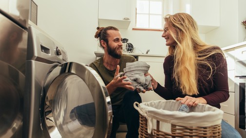Az egyenlő munkamegosztás a kiegyensúlyozott párkapcsolatok alapja és pont