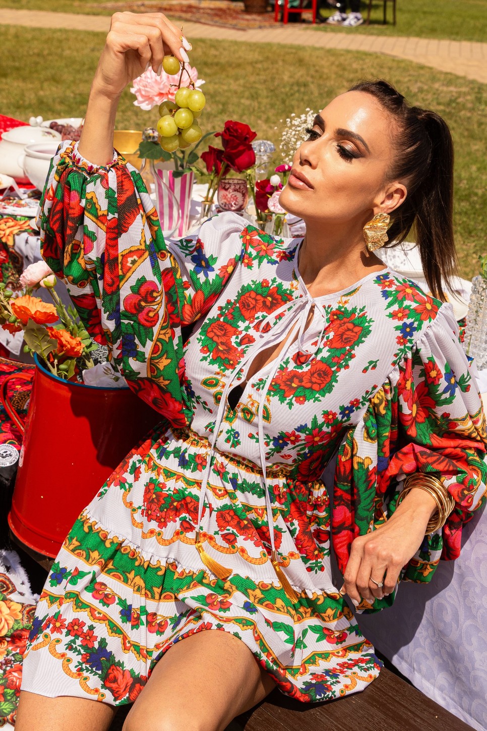 A Sugarbird bemutató helyszíne egy igazi roma ünnep hangulatát idézte – élőzene, autentikus ételek és színes szettek mindenhol Fotó: Kovács Natália/Sugarbird