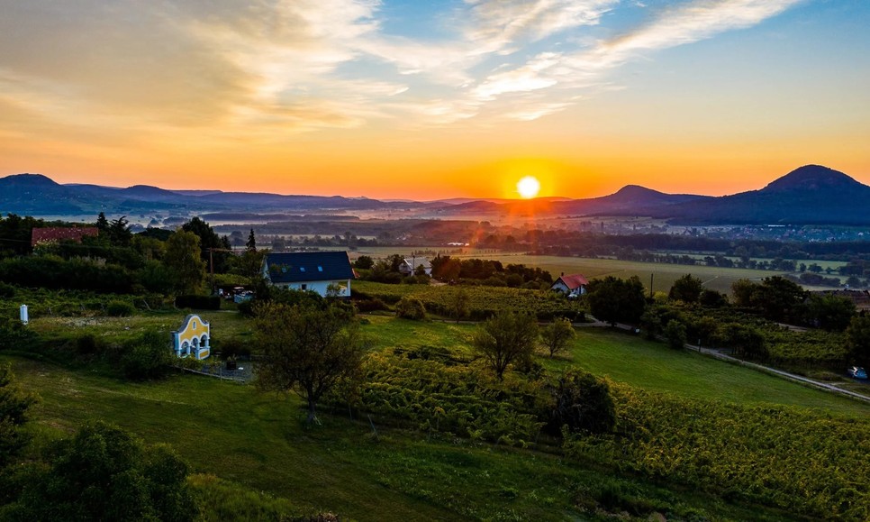 A Szent György-hegy ölelésében varázslatos élmények várnak