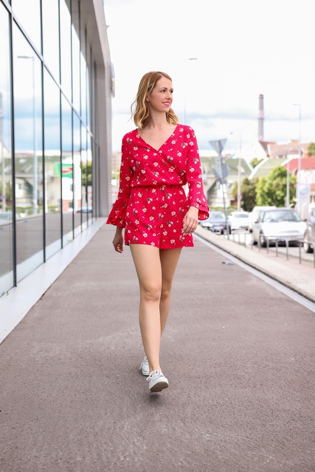 Magas sarkú nélkül is lehet szupernőies a szetted