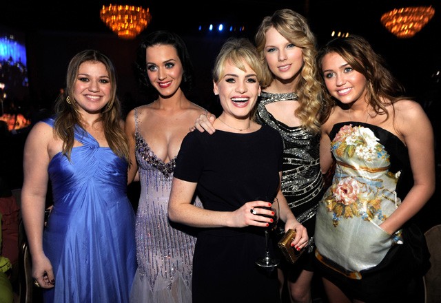 ´Megerőszakoltak, bedrogoztak és fogva tartottak´- szörnyűségek miatt tűnt el Duffy