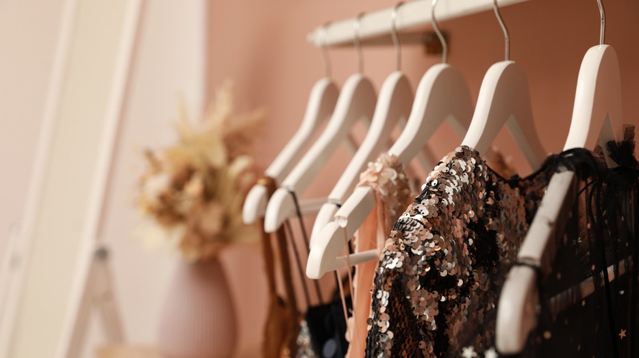 A használt ruha vásárlás nem ciki többé, sőt, menőbb, mint valaha