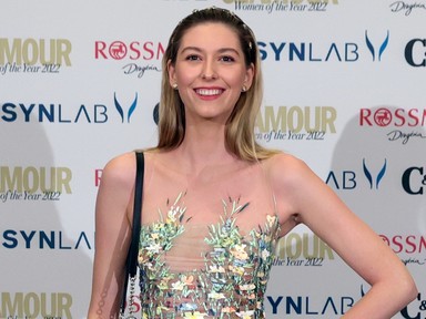 Rúzsa Magdi és Iszak Eszti szettjéből csak úgy árad a meztelenség - 12 álomszép pucérruha a GLAMOUR Women of the Year gálákról