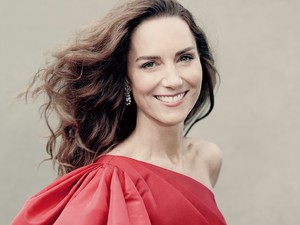 A monarchia üzent Katalin hercegné új fotóival: ezt szimbolizálják a képek!