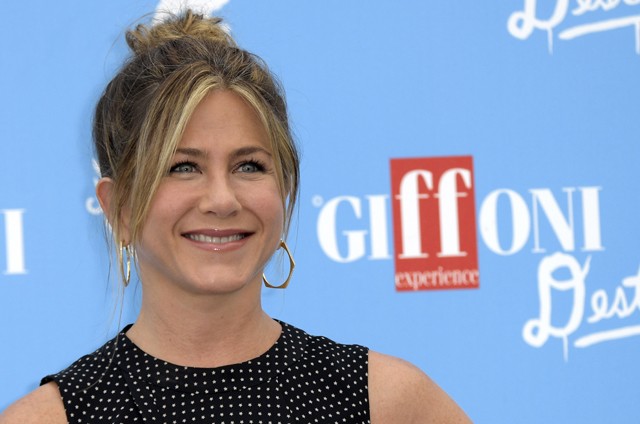 jennifer aniston, positano, giffoni filmfesztival, huffington post, olaszország