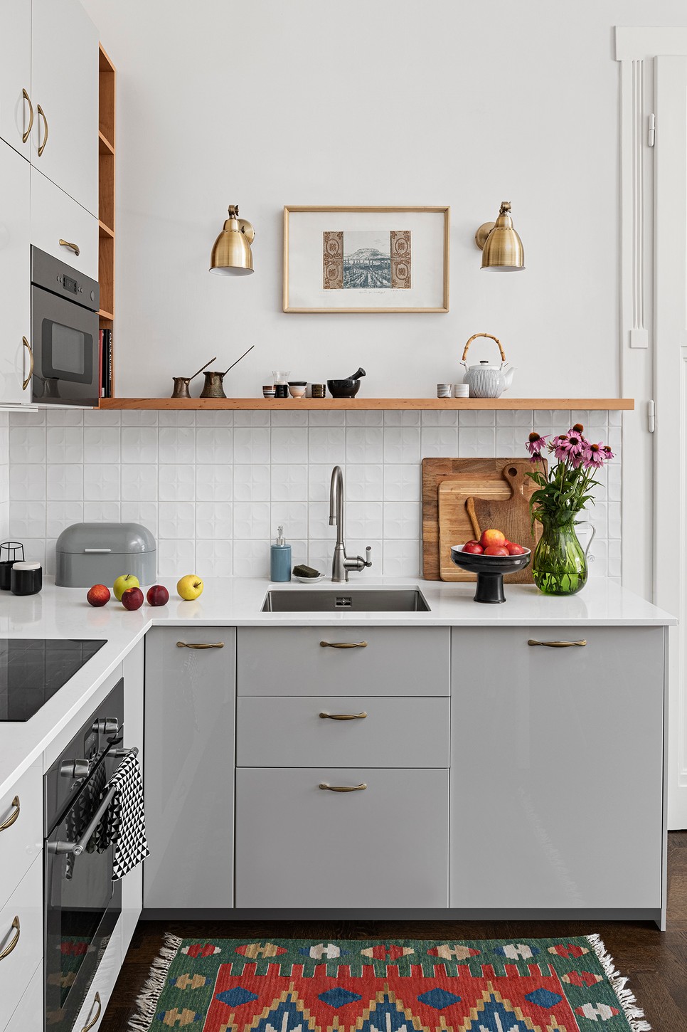  Dizájn: Vörös Kati, styling: Laza Péter, fotó: Gosztom Gergő