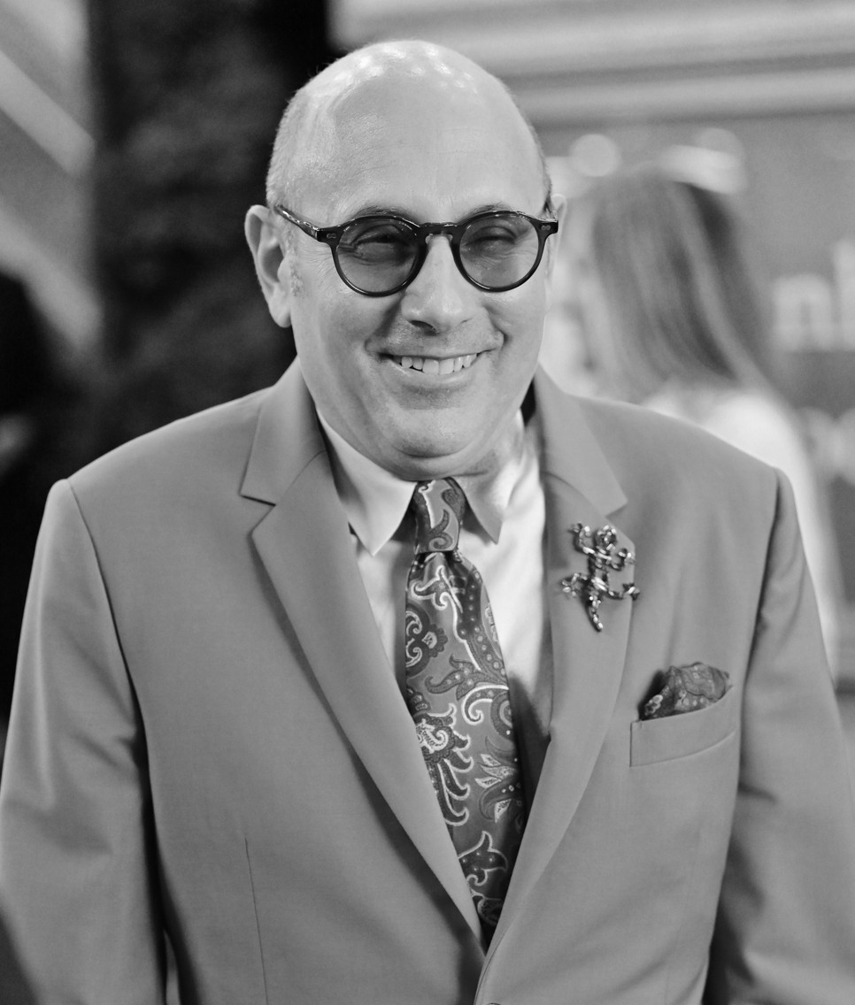  Bár nem tudjuk, hogy mennyi felvétel készült vele, de a forgatások elején biztosan részt vett Willie Garson is, mint az imádott Stanford. Nyugodjon békében.