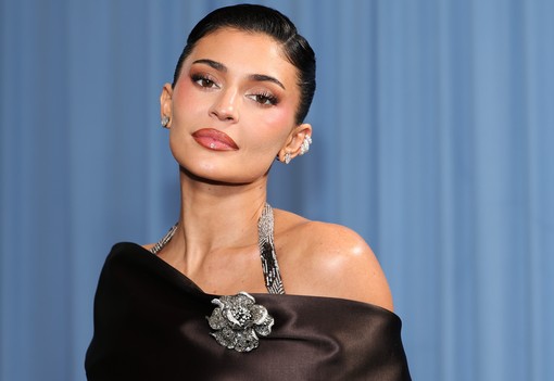 Kylie Jenner Timothée Chalamet nélkül, pucérruhában érkezett a Met-gálára