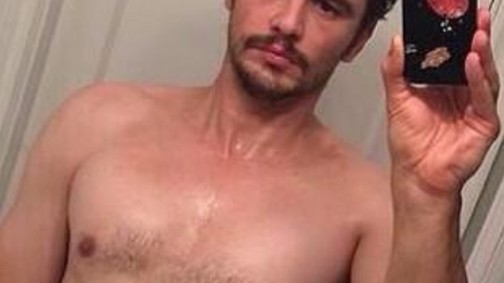 James Franco letolt alsógatyában szelfizett