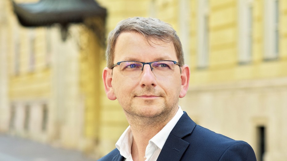 Fesztbaum Béla A Pál utcai fiúk 500. előadására készül