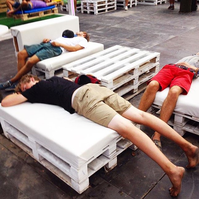 Utolsó napra már aludni jártak a VIP-be az emberek.