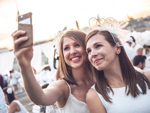 Öltözz fehérbe, szórakozz Budapest egyik titkos helyén!