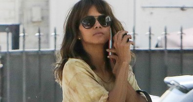Halle Berry bevállalta a nyár hajtrendjét!