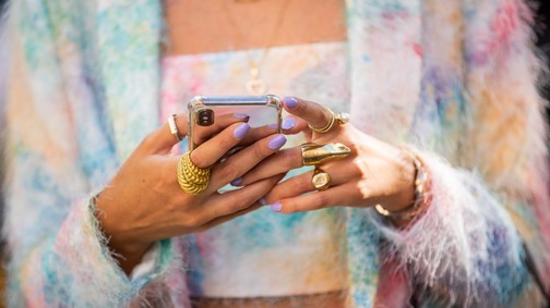 Telefonturkálók: Miért akarunk belenézni a másik telefonjába?