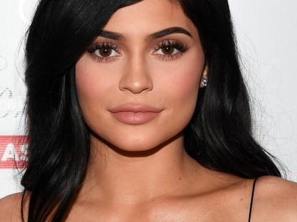 Kylie Jenner magyar tervező ruháját viseli élete legdögösebb fotóján