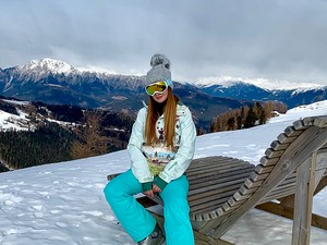 Dombai Laura megmutatja, milyen szerkóban síel