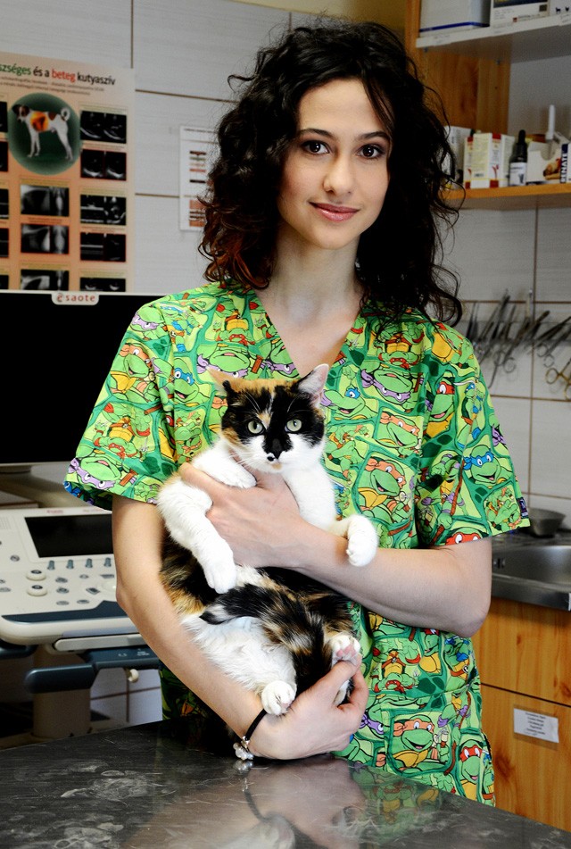 Férfiakat megszégyenítő kitartással hódol szenvedélyének a magyar lovasíjász lány!