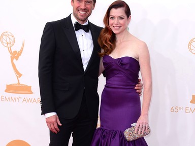 Alyson Hannigan tökéletes lila szettben az Emmy gálán
