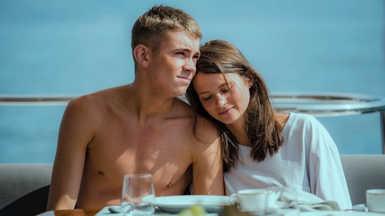 5 rövid Netflix sorozat, amit egyetlen hétvége alatt megnézhetsz