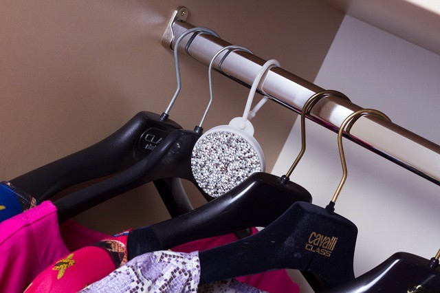 Egyedülálló megoldás: hetekig illatozik majd a táskád, a kocsid vagy a szekrényed