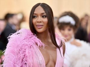 Naomi Campbell még mindig a vörös szőnyeg istennője, és ezt be is bizonyította