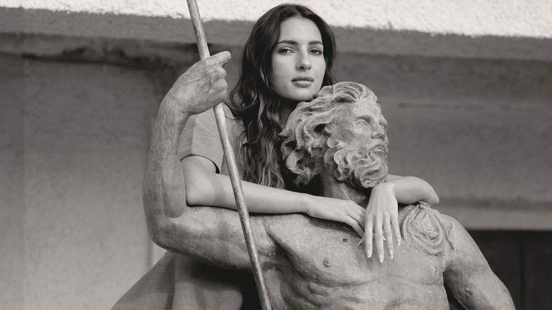 Vajon mikor érezhetik magukat a nők valóban felszabadultan a testükben, vagy egy életen át harcot kell vívni a saját szabadságukért? Szakértőnkkel kerestük a válaszokat - Stylist Csillag Szilvia Smink Pataki Ágnes Haj Márkus Eszter Modell Ritli Zsanett Ruha JW ANDERSON/mytheresa.com