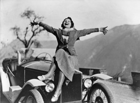 A színésznőt az 1932-ben bemutatott Das Lied einer Nacht című film egyik jelenetében láthatjuk. 