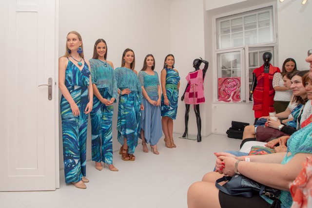 Festmények a ruhádon: avagy a viselhető természet