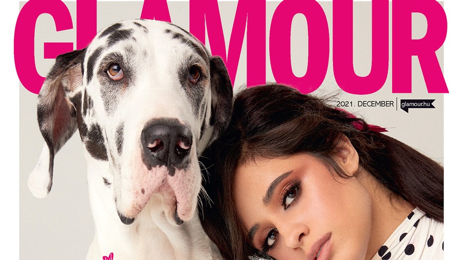  Camila Cabello a GLAMOUR 2021. decemberi lapszámának címlapján
