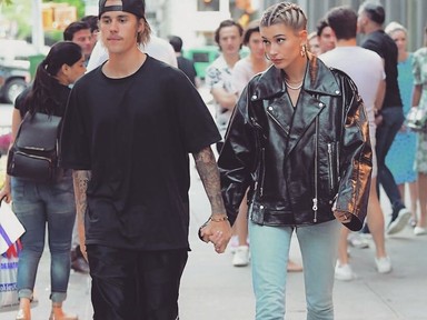 Justin Bieber úgy tapizza az utcán új barátnőjét, mintha nem lenne holnap!