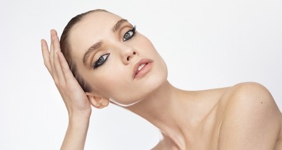 Így készíts igazán elegáns, klasszikus sminket modern csavarral