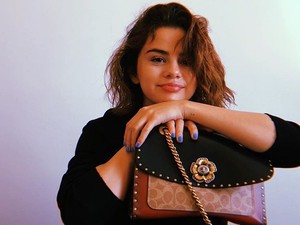 Te is szeretnéd Selena Gomez ruháját? Most a tiéd lehet!
