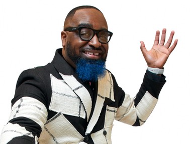 Magyarországon kapott életműdíjat a világhírű amerikai designer: ő a fenntartható divattervezés koronázott királya