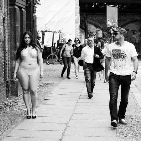 Navabi kampány meztelen plus size modellel