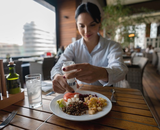 4 jel, hogy túl sok sót fogyasztasz